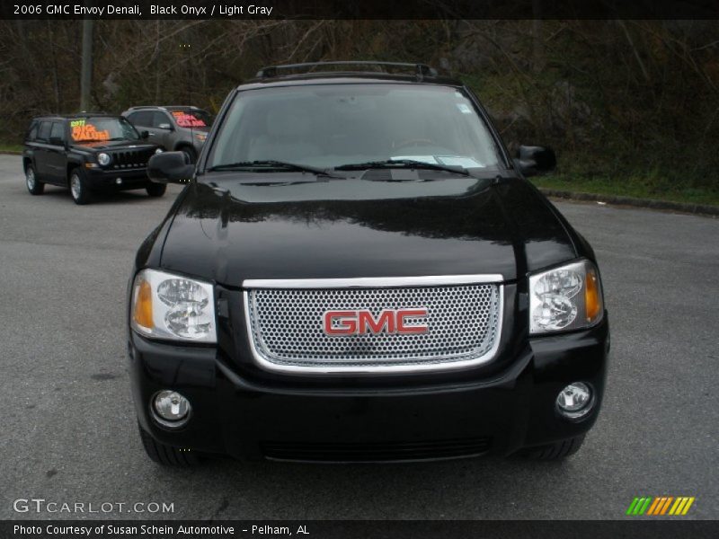 Black Onyx / Light Gray 2006 GMC Envoy Denali