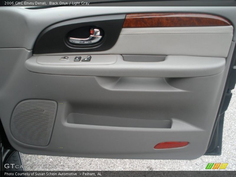 Black Onyx / Light Gray 2006 GMC Envoy Denali