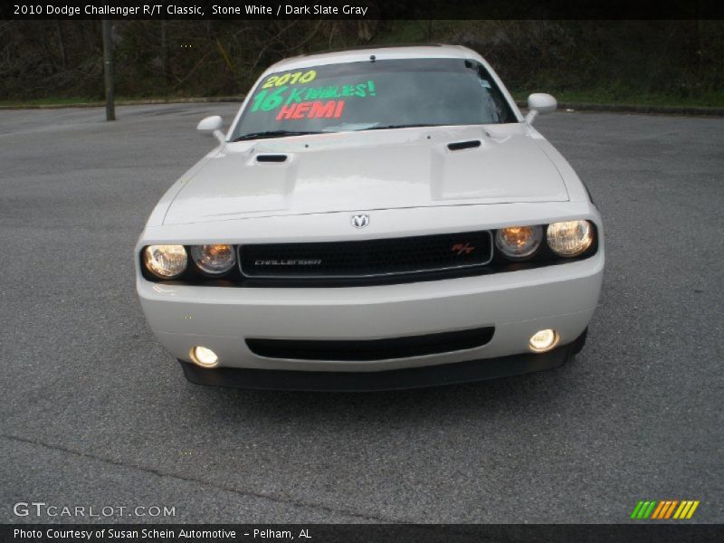 Stone White / Dark Slate Gray 2010 Dodge Challenger R/T Classic
