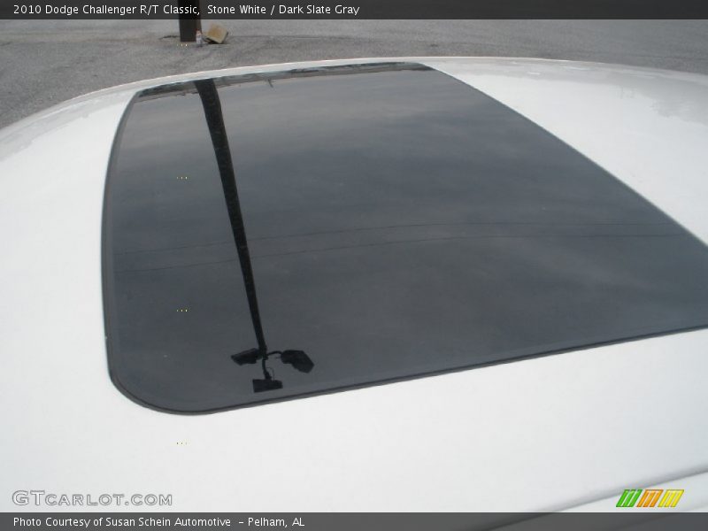 Stone White / Dark Slate Gray 2010 Dodge Challenger R/T Classic