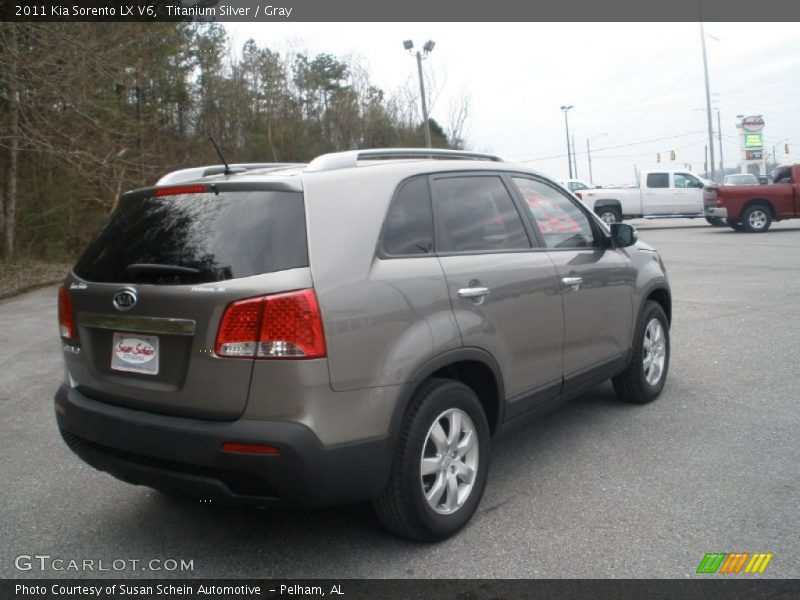 Titanium Silver / Gray 2011 Kia Sorento LX V6