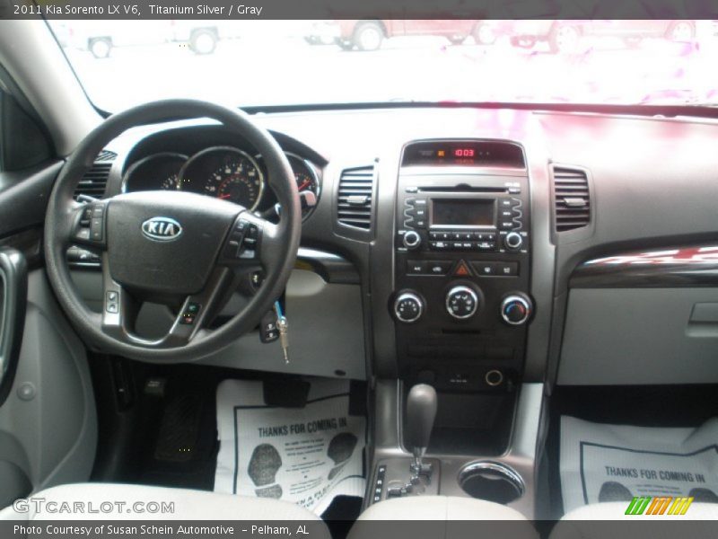 Titanium Silver / Gray 2011 Kia Sorento LX V6