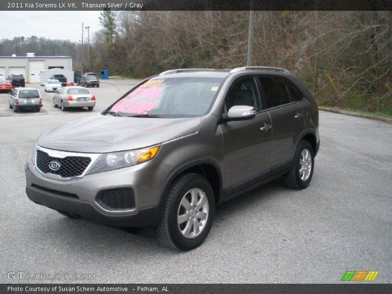 Titanium Silver / Gray 2011 Kia Sorento LX V6