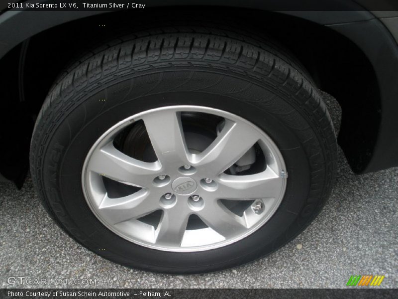Titanium Silver / Gray 2011 Kia Sorento LX V6
