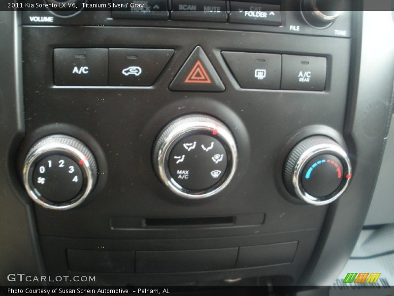 Titanium Silver / Gray 2011 Kia Sorento LX V6