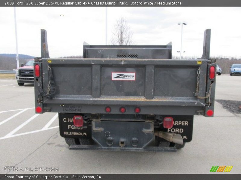 Oxford White / Medium Stone 2009 Ford F350 Super Duty XL Regular Cab 4x4 Chassis Dump Truck