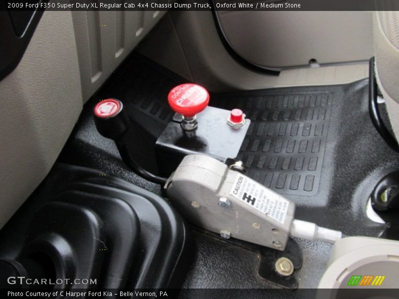 Oxford White / Medium Stone 2009 Ford F350 Super Duty XL Regular Cab 4x4 Chassis Dump Truck