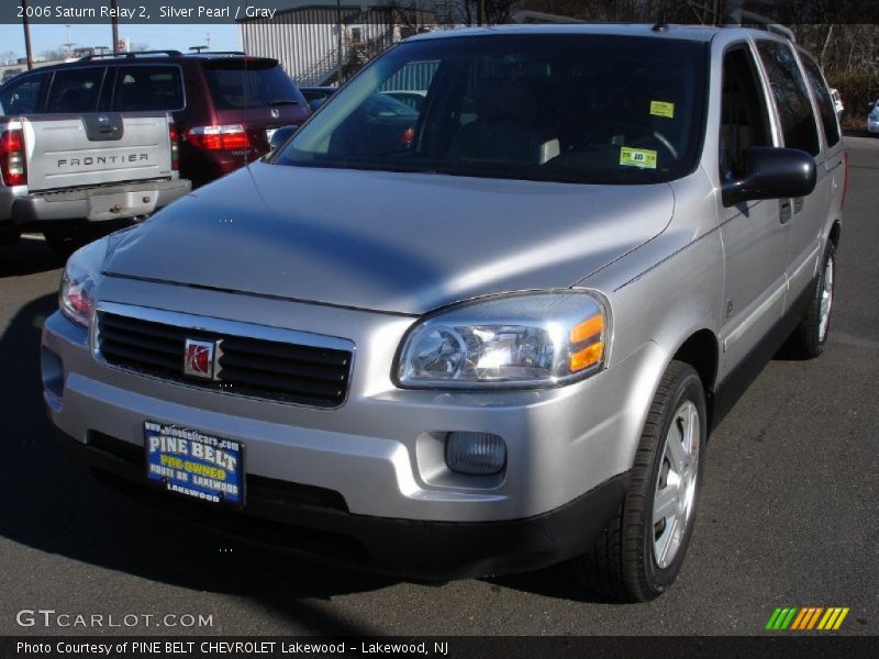 Silver Pearl / Gray 2006 Saturn Relay 2
