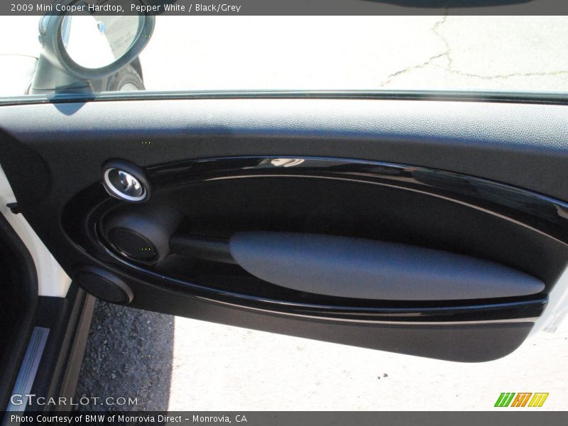 Pepper White / Black/Grey 2009 Mini Cooper Hardtop