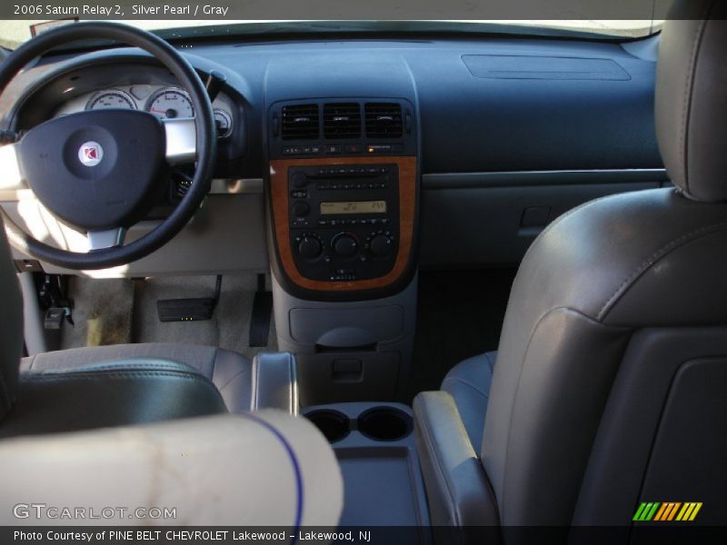 Silver Pearl / Gray 2006 Saturn Relay 2