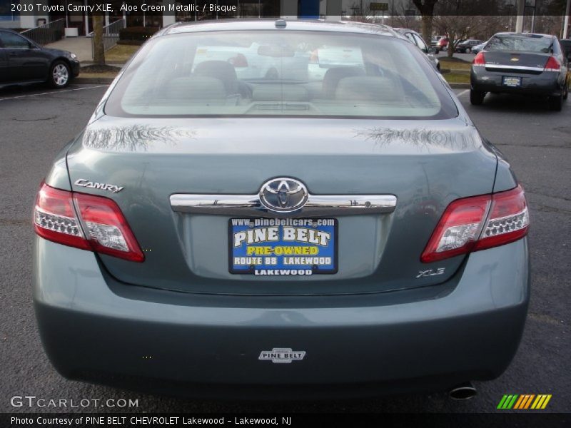 Aloe Green Metallic / Bisque 2010 Toyota Camry XLE