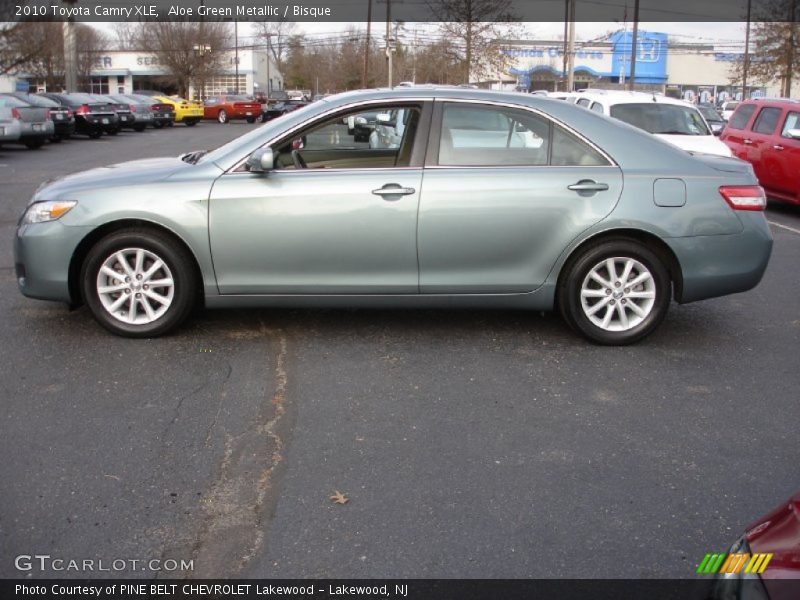 Aloe Green Metallic / Bisque 2010 Toyota Camry XLE