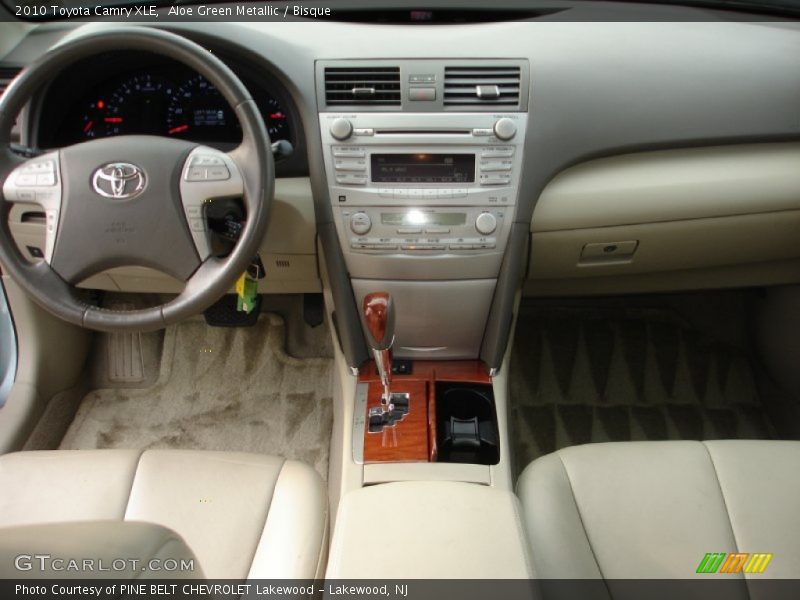 Aloe Green Metallic / Bisque 2010 Toyota Camry XLE