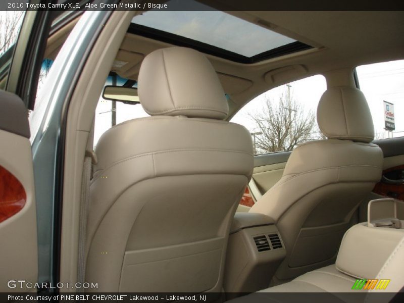 Aloe Green Metallic / Bisque 2010 Toyota Camry XLE