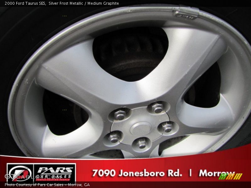 Silver Frost Metallic / Medium Graphite 2000 Ford Taurus SES