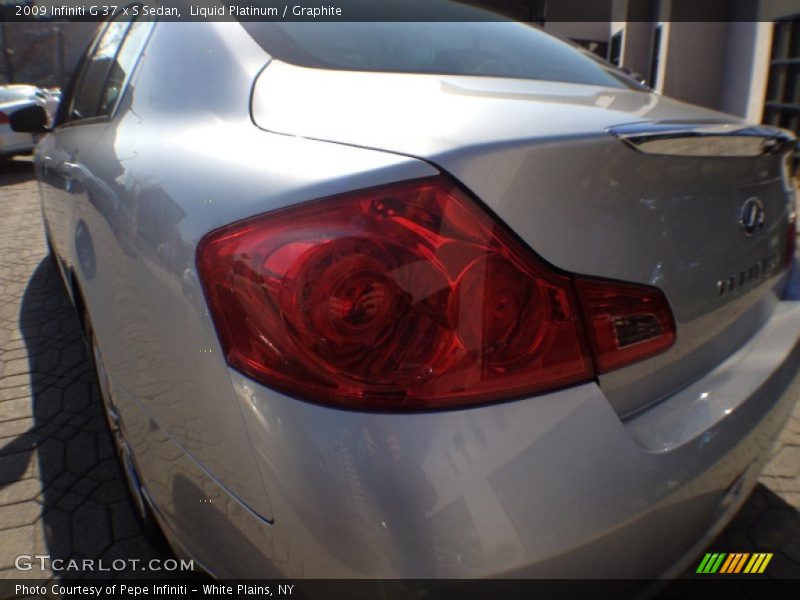 Liquid Platinum / Graphite 2009 Infiniti G 37 x S Sedan