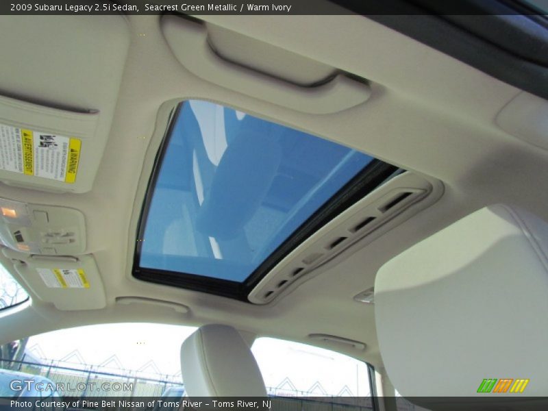 Seacrest Green Metallic / Warm Ivory 2009 Subaru Legacy 2.5i Sedan