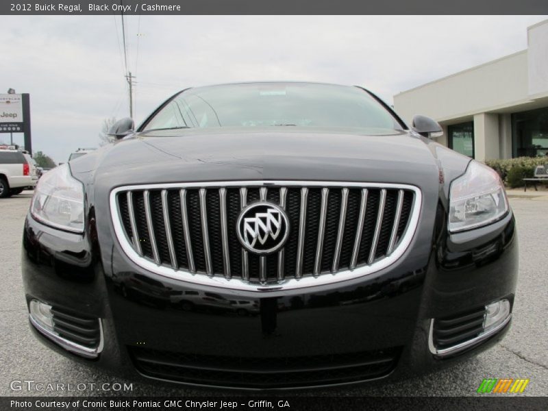 Black Onyx / Cashmere 2012 Buick Regal