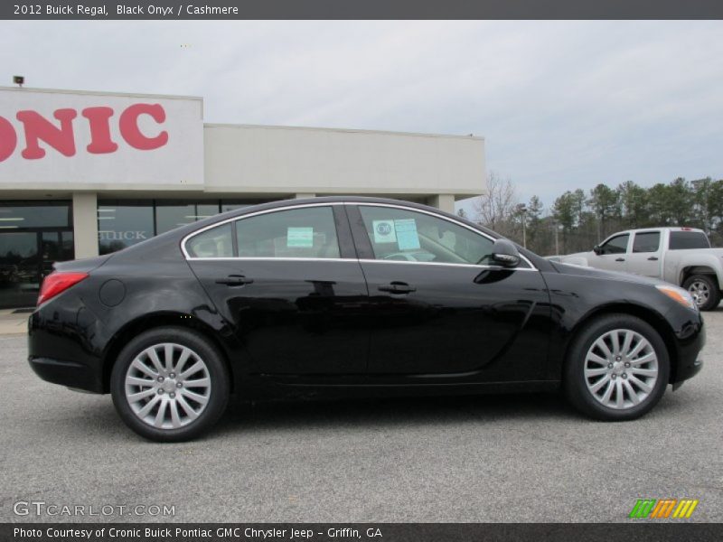 Black Onyx / Cashmere 2012 Buick Regal