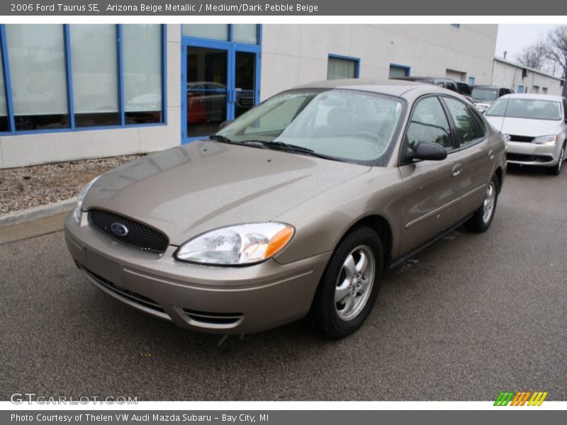 Arizona Beige Metallic / Medium/Dark Pebble Beige 2006 Ford Taurus SE
