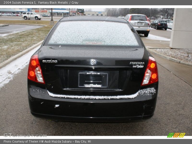 Fantasy Black Metallic / Gray 2004 Suzuki Forenza S