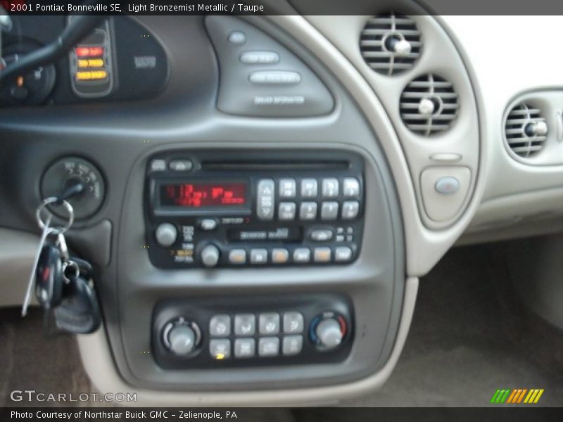 Light Bronzemist Metallic / Taupe 2001 Pontiac Bonneville SE