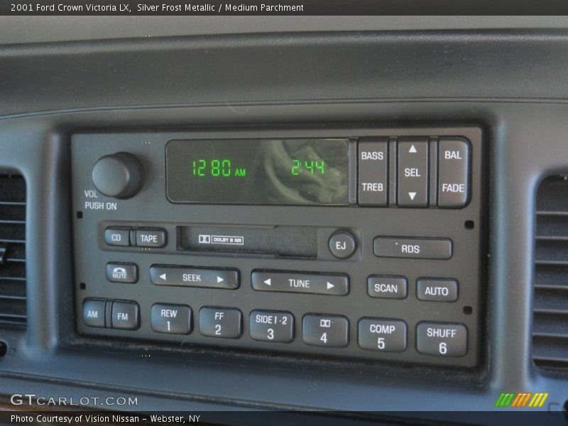 Silver Frost Metallic / Medium Parchment 2001 Ford Crown Victoria LX