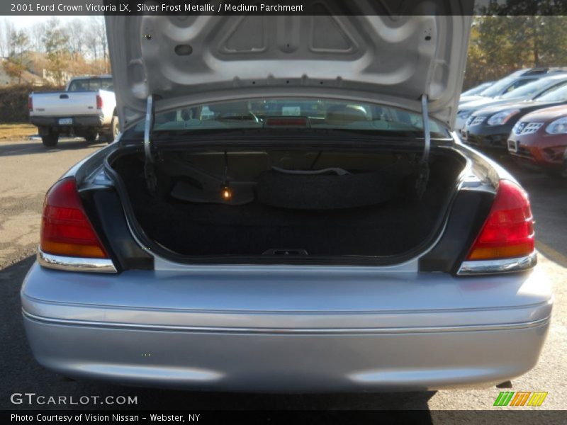 Silver Frost Metallic / Medium Parchment 2001 Ford Crown Victoria LX