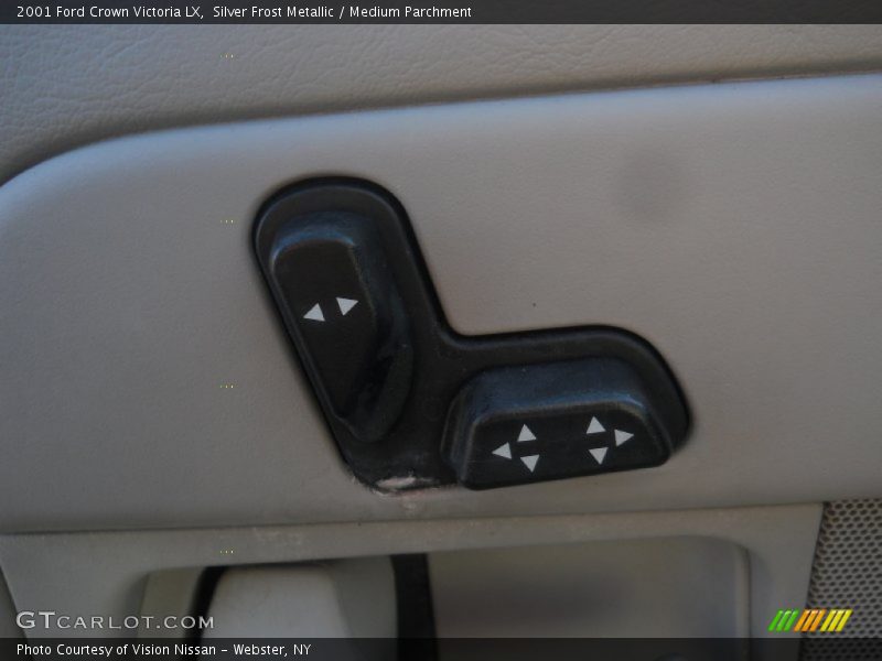 Silver Frost Metallic / Medium Parchment 2001 Ford Crown Victoria LX