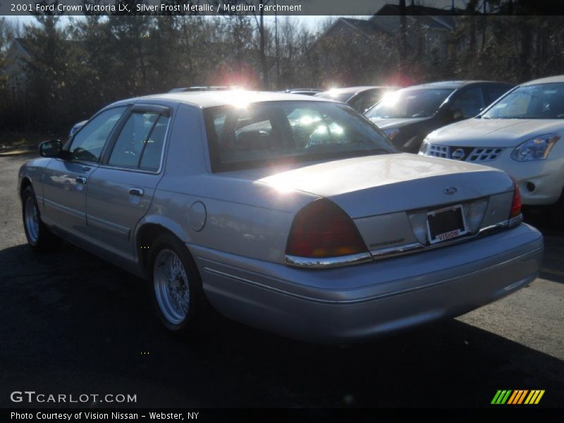 Silver Frost Metallic / Medium Parchment 2001 Ford Crown Victoria LX