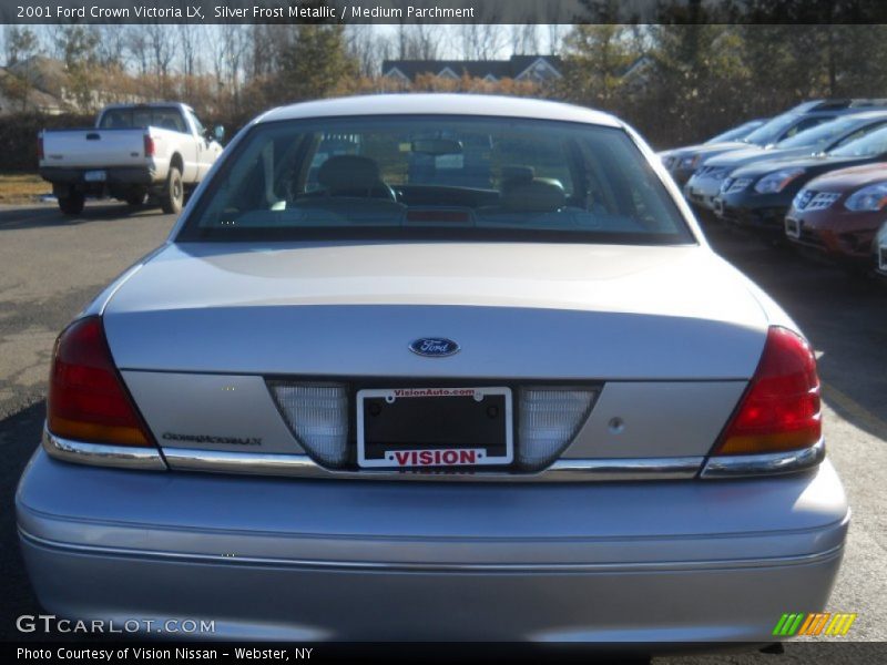 Silver Frost Metallic / Medium Parchment 2001 Ford Crown Victoria LX