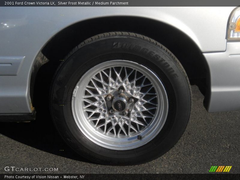 Silver Frost Metallic / Medium Parchment 2001 Ford Crown Victoria LX