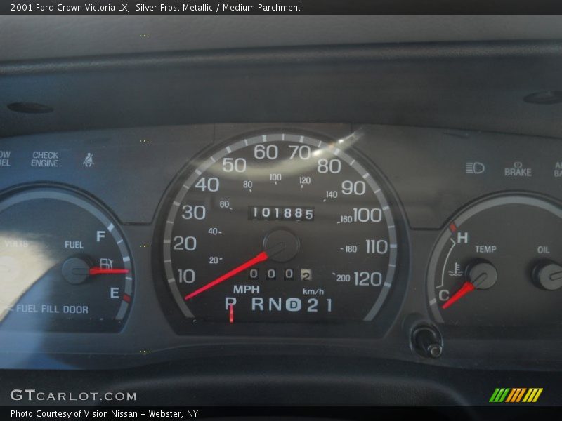 Silver Frost Metallic / Medium Parchment 2001 Ford Crown Victoria LX