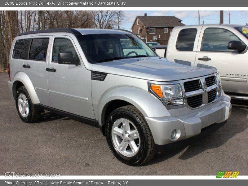 Front 3/4 View of 2008 Nitro SXT 4x4