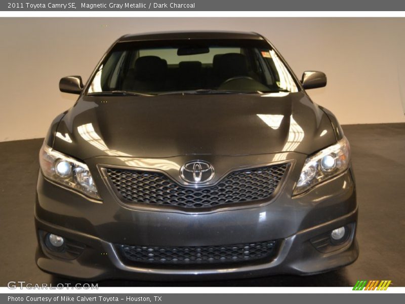 Magnetic Gray Metallic / Dark Charcoal 2011 Toyota Camry SE