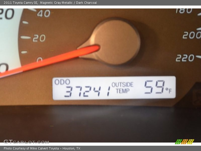 Magnetic Gray Metallic / Dark Charcoal 2011 Toyota Camry SE