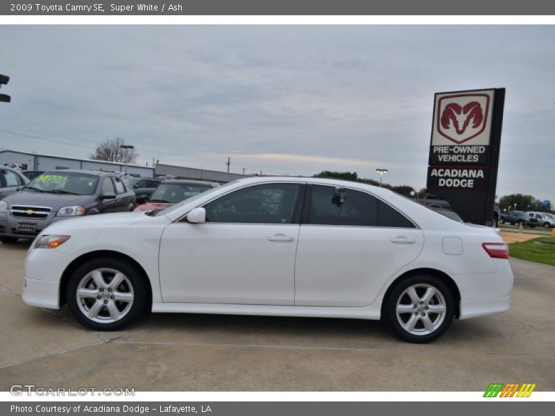 Super White / Ash 2009 Toyota Camry SE