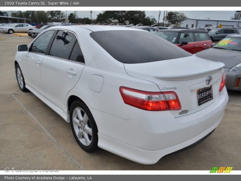 Super White / Ash 2009 Toyota Camry SE