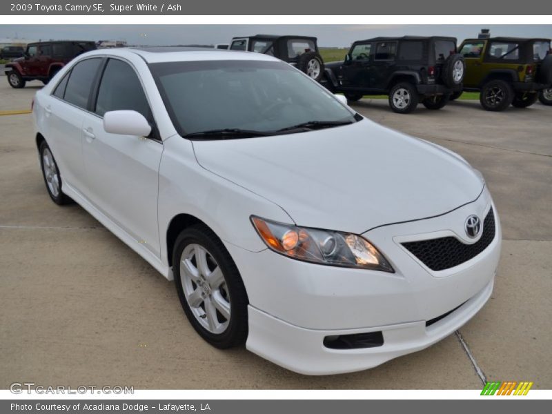 Super White / Ash 2009 Toyota Camry SE