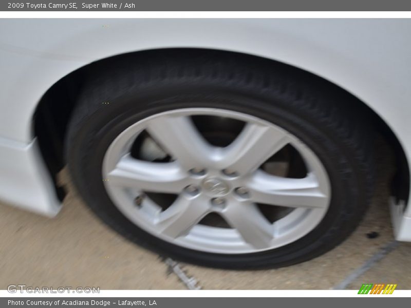Super White / Ash 2009 Toyota Camry SE