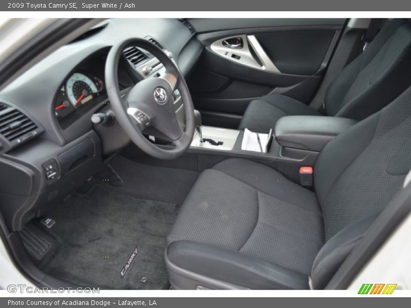 Super White / Ash 2009 Toyota Camry SE