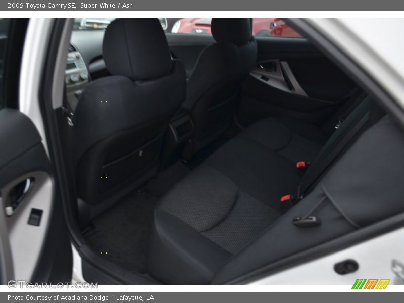 Super White / Ash 2009 Toyota Camry SE
