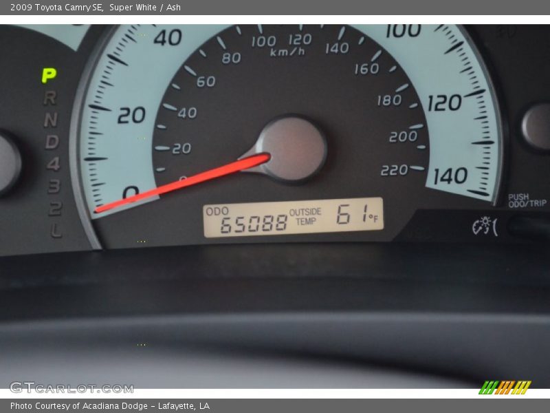 Super White / Ash 2009 Toyota Camry SE