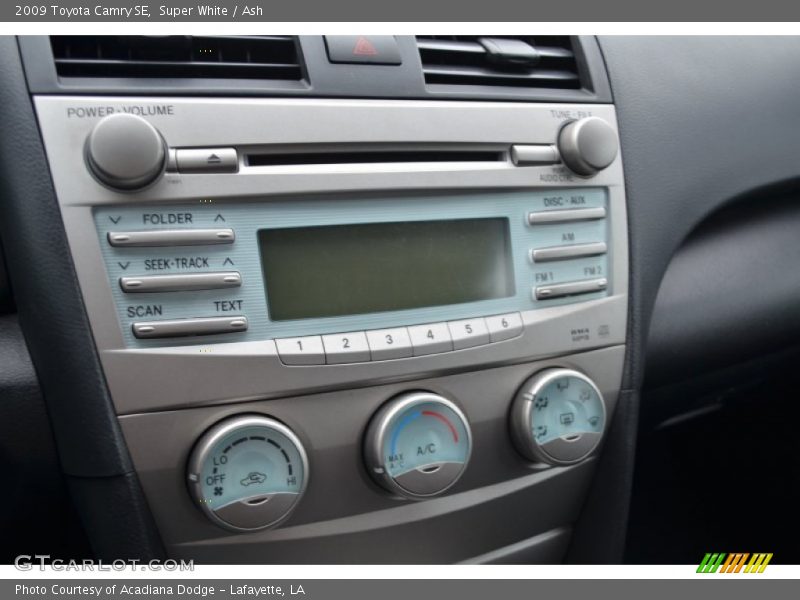Super White / Ash 2009 Toyota Camry SE
