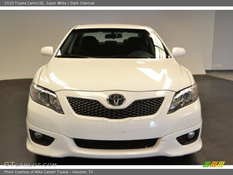 Super White / Dark Charcoal 2010 Toyota Camry SE