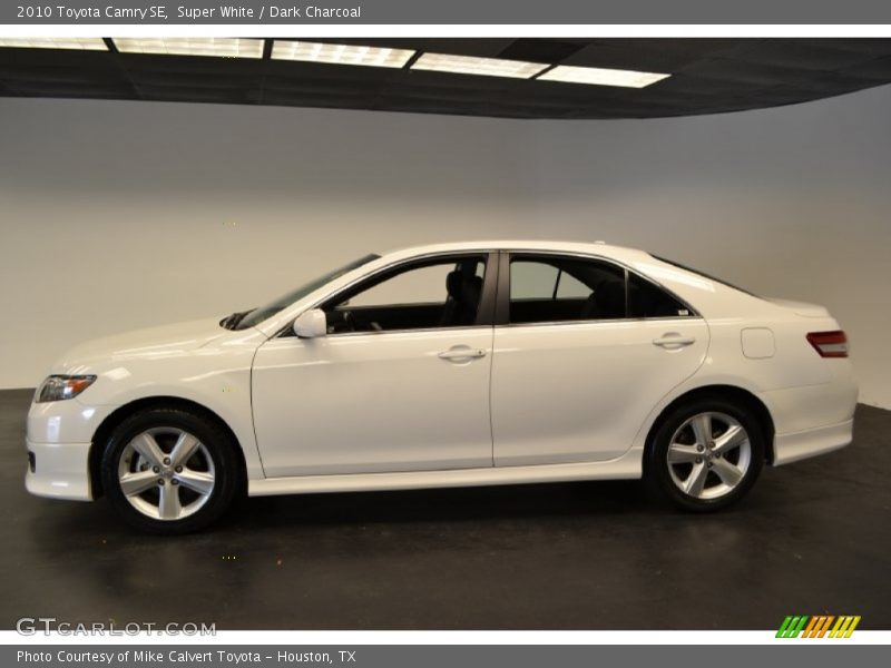 Super White / Dark Charcoal 2010 Toyota Camry SE