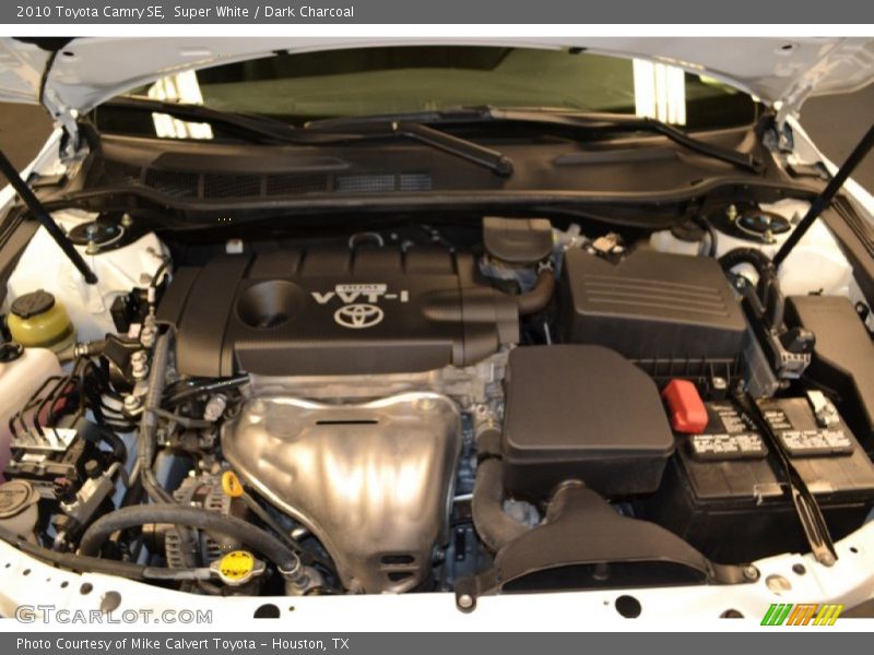 Super White / Dark Charcoal 2010 Toyota Camry SE