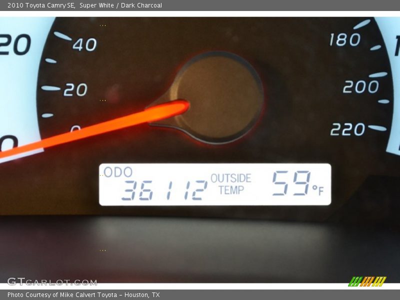 Super White / Dark Charcoal 2010 Toyota Camry SE