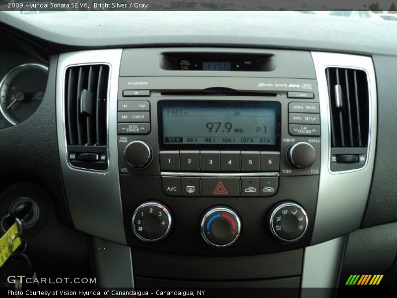 Bright Silver / Gray 2009 Hyundai Sonata SE V6