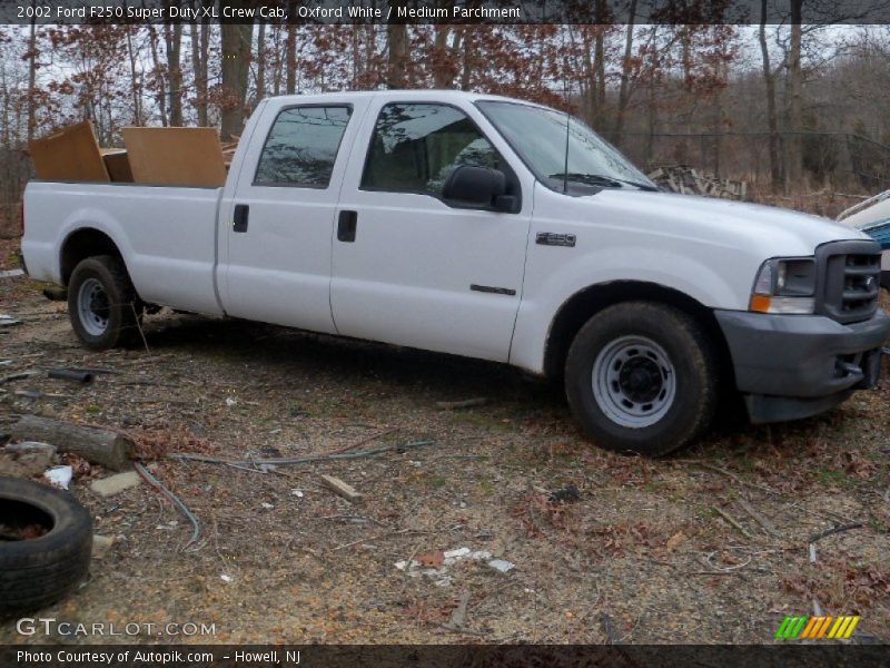Oxford White / Medium Parchment 2002 Ford F250 Super Duty XL Crew Cab